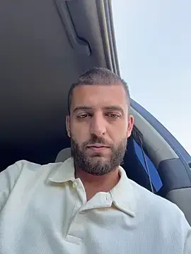 Stripchat Adult Webcam of Pablo_Hornyguy95