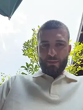 Stripchat Live Sex Cam of Pablo_Hornyguy95