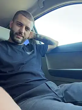 Stripchat Watch Live Sex Cams of Pablo_Hornyguy95