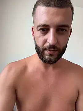 Stripchat Free Live Porn of Pablo_Hornyguy95