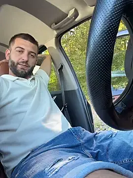 Stripchat Live Sex Cam of Pablo_Hornyguy95