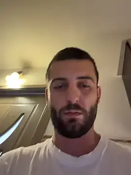 Stripchat Free Porn Cam of Pablo_Hornyguy95