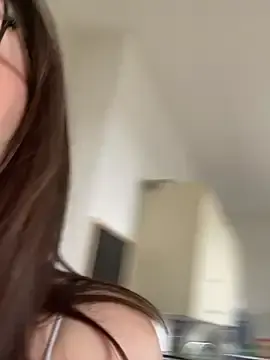 Stripchat Free Live Porn of Petite_minette30