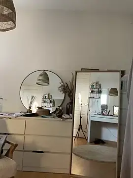 Stripchat Sex Cam of Petite_minette30