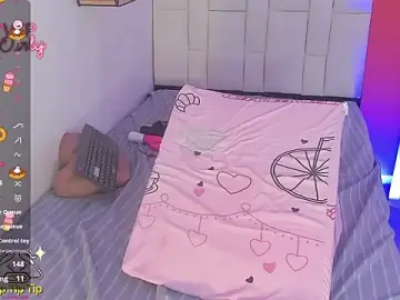 Stripchat Free Porn Cam of Alanna_hot3