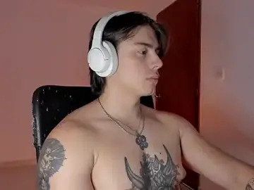 Stripchat Watch Live Sex Cams of Giordano_Russo