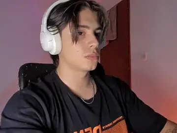 Stripchat Adult Webcam of Giordano_Russo