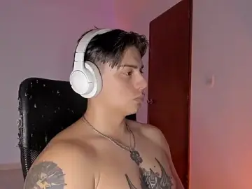 Stripchat Watch Live Sex Cams of Giordano_Russo