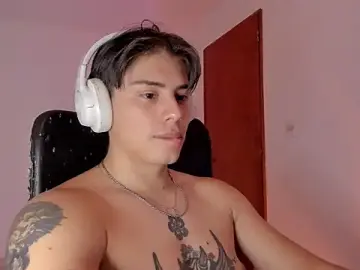 Stripchat Adult Webcam of Giordano_Russo