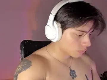 Stripchat Watch Live Sex Cams of Giordano_Russo