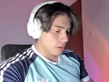 Stripchat Free Porn Cam of Giordano_Russo