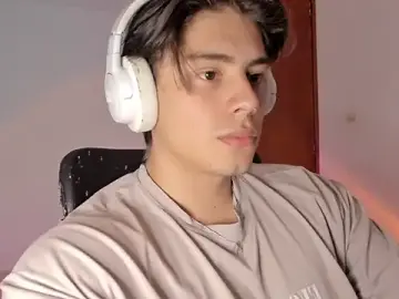 Stripchat Best live sex cam show of Giordano_Russo