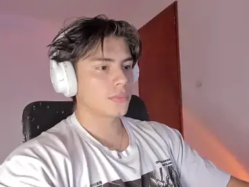 Stripchat Adult Webcam of Giordano_Russo