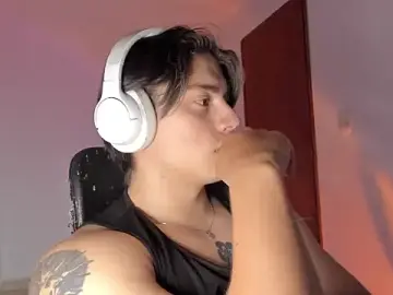 Stripchat Sex Cam of Giordano_Russo