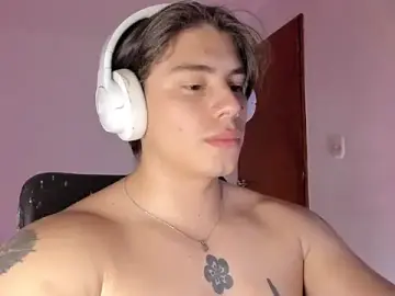 Stripchat Live Sex Cam of Giordano_Russo