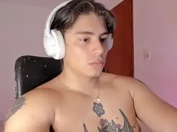 Stripchat Best live sex cam show of Giordano_Russo