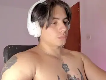 Stripchat Free Porn Cam of Giordano_Russo