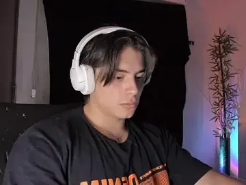 Stripchat Adult Webcam of Giordano_Russo