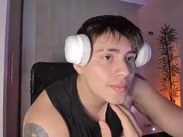 Stripchat Free Porn Cam of Giordano_Russo