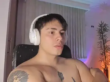 Stripchat Watch Live Sex Cams of Giordano_Russo