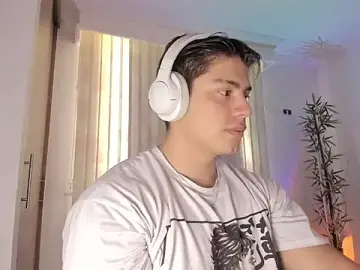 Stripchat Free Porn Cam of Giordano_Russo