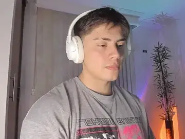 Stripchat Free Porn Cam of Giordano_Russo