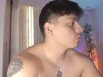 Stripchat Watch Live Sex Cams of Giordano_Russo