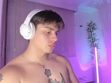 Stripchat Best live sex cam show of Giordano_Russo