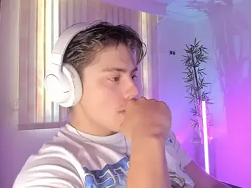 Stripchat Free Porn Cam of Giordano_Russo