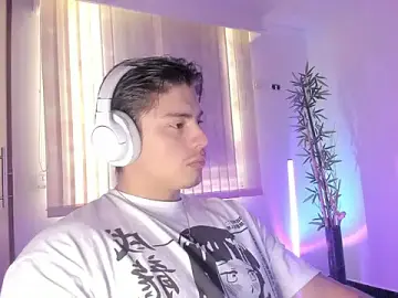 Stripchat Free Porn Cam of Giordano_Russo