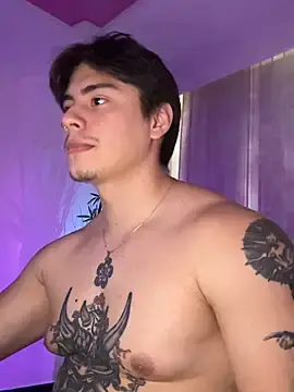 Stripchat Watch Live Sex Cams of Giordano_Russo
