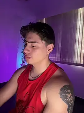 Stripchat Sex Cam of Giordano_Russo