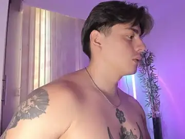 Stripchat Best live sex cam show of Giordano_Russo