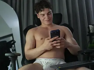 Stripchat Adult Webcam of Max_cortes1