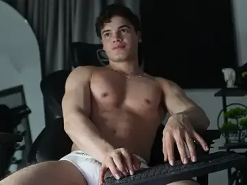 Stripchat Free Porn Cam of Max_cortes1