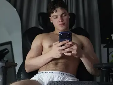 Stripchat Sex Cam of Max_cortes1