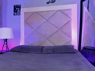 Stripchat Live Sex Cam of Noah__angel