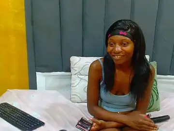 Stripchat Live Sex Cam of LonelyQueenxx25