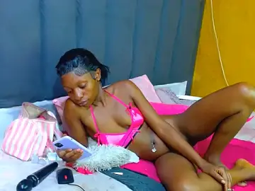 Stripchat Live Sex Cam of LonelyQueenxx25