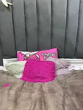 Stripchat Free Porn Cam of LonelyQueenxx25