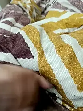 Stripchat Live Sex Cam of wrong_man25