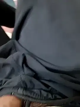 Stripchat Sex Cam of wrong_man25