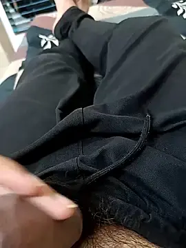 Stripchat Sex Cam of wrong_man25