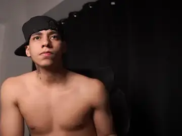 Stripchat Sex Cam of Josep_Davies