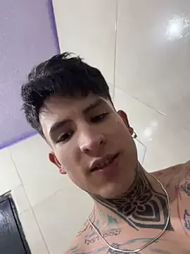 Stripchat Free Porn Cam of _Tomy08calderon