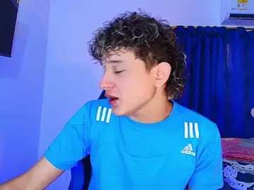 Stripchat Free Porn Cam of Nathan_Bluee