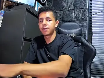 Stripchat Watch Live Sex Cams of boy_bigcock24cm