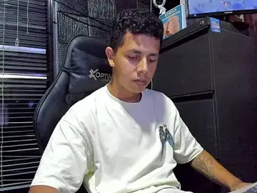 Stripchat Adult Webcam of boy_bigcock24cm