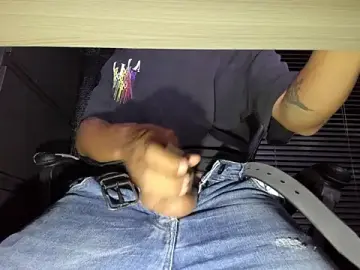 Stripchat Free Live Porn of boy_bigcock24cm