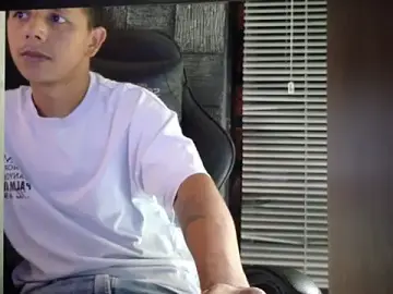 Stripchat Adult Webcam of boy_bigcock24cm